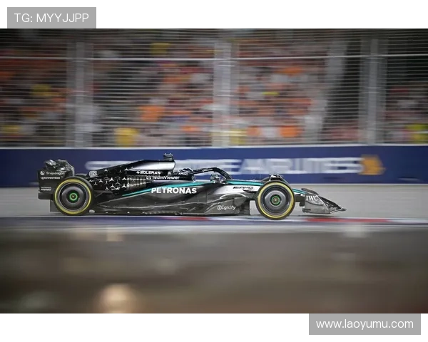 英国F1大奖赛五车出意外 中国首位F1车手翻滚出赛道 英国F1大奖赛五车出意外 中国首位F1车手翻滚出赛道